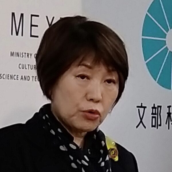 博士課程の学生支援　生活費支給は日本人限定に