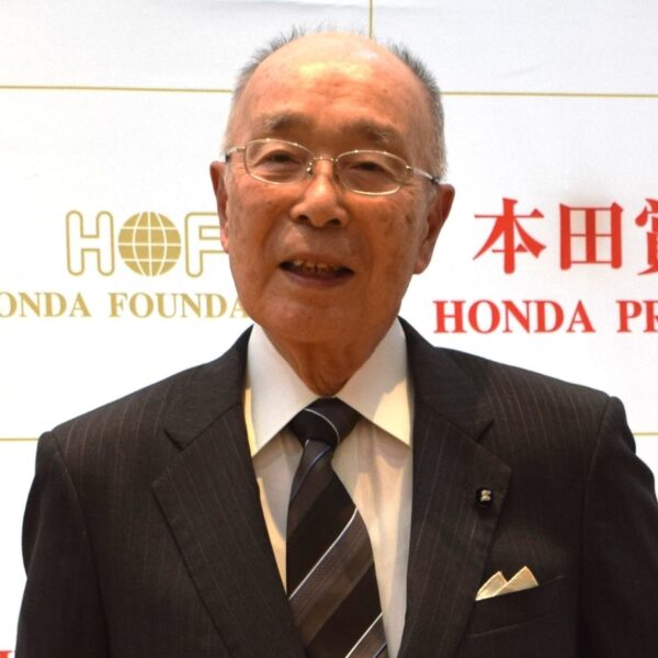 本田賞に面発光レーザーの伊賀健一氏