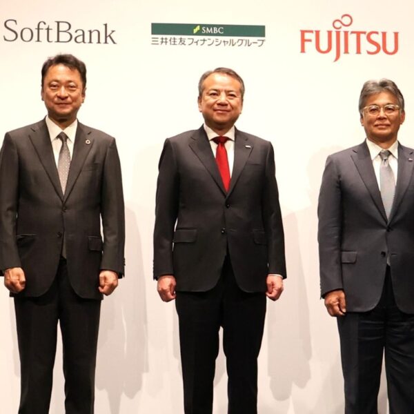 「国産ヘルスケア基盤構築へ」SMBCグループ、富士通、ソフトバンクが健康・医療分野で提携