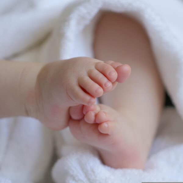 母乳で育った子供「睡眠不足が少ない」　富山大が８万人超全国調査