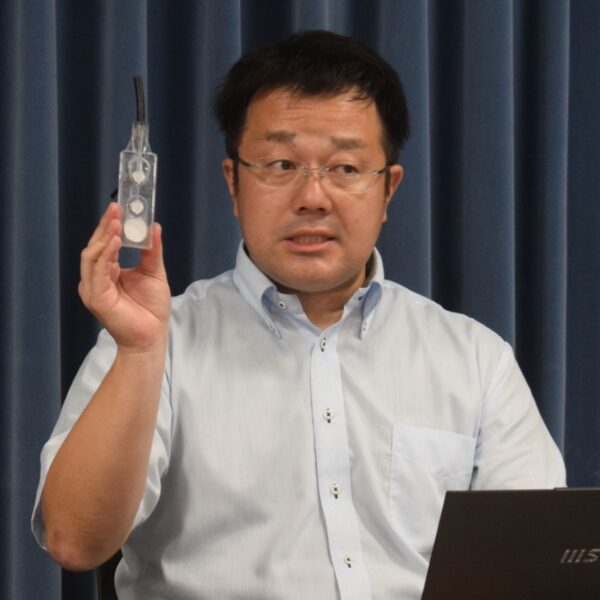 空気中の微粒子を手軽に計測　JAEAが使い捨てデバイス開発